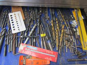 lot 758 image: Drill bits