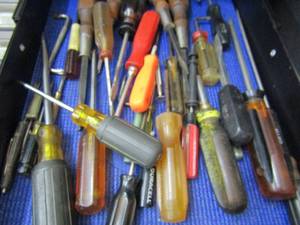 lot 764 image: screw drivers