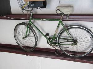 lot 787 image: Green 10 speed mens bike