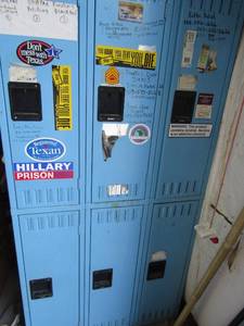 lot 789 image: Triple blue lockers 3 on top 3 on bottom 72x54x14