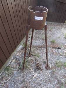 lot 812 image: Burner stand