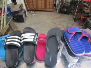 lot 826 image: WOMANS SHOES - SIZE 5