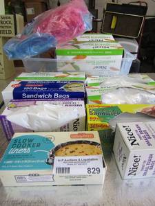 lot 829 image: SNADWICH BAGS & TRASH BAGS - UNOPENED & OPEN BOXES