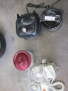 lot 1047 image: 2 WHITE WESTING CHOPPERS, MINI CROCKPOT LITTLE DIPPER, RIVIL  LIL DIPPER