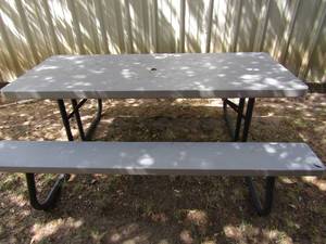 lot 974 image: PICNIC TABLE W 2 BENCHES