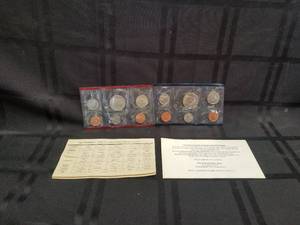 lot 55 image: 1990 United States Mint Uncirculated Coin Set