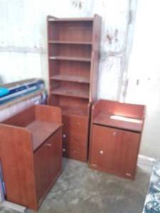 lot 224 image: Selection of California Closet cabinets, shelfs, and laundry cabinets - some assembly needed