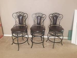 lot 23 image: Set of 3 very nice metal bar stools