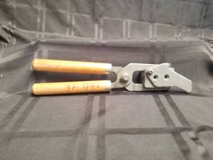 lot 81 image: Bullet maker - mold tool - believe for 38