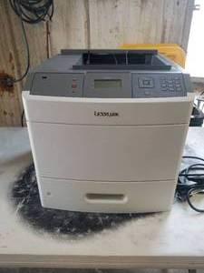 lot 192 image: Lexmark T652n printer - removed from closed office