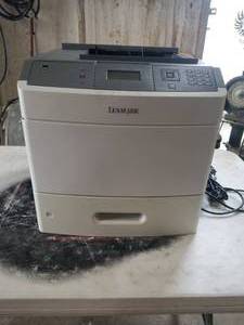 lot 153 image: Lexmark T652n printer - removed from closed office