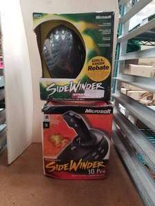 lot 204 image: SideWinder mouse and gaming stick