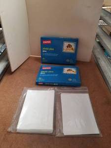 lot 213 image: Staples 4 x 6 gloss photo paper