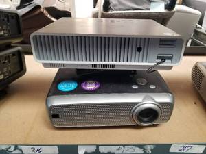lot 216 image: Selection of 2 projectors - Casio and Philips - no cords