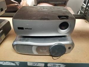 lot 217 image: Selection of 2 projectors - InFocus and Toshiba - no cords