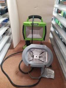lot 200 image: Portable work lights