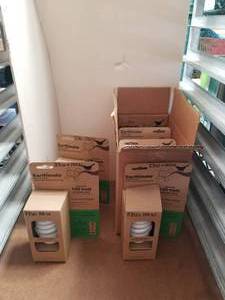 lot 185 image: Selection of 9 Earthmate natural light 23w100w bulbs