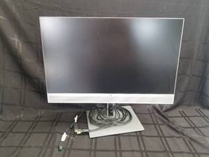 lot 154 image: HP computer monitor