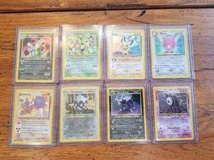 lot 14 image: Selection of Pokmon cards