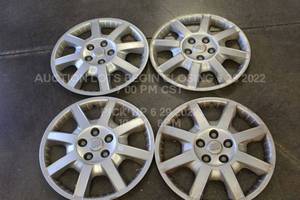 lot 39 image: Hubcaps from Buick Terraza Van 19