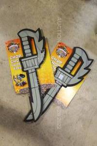lot 128 image: Lot of 2 Skylander Giants Chop Chop Sword