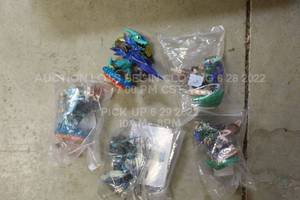 lot 129 image: Lot of 5 Skylanders Various Characters and Games Action Figures