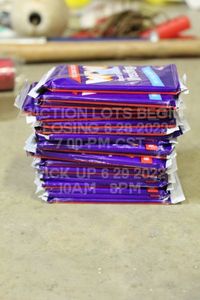 lot 139 image: Lot of 21 World Champion Wrestling WCW Vintage Trading Card Packs