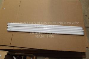 lot 167 image: Lot of 5 Fluorescent Bulbs Sylvania 4100K 32W, Untested