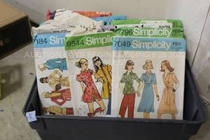 lot 227 image: Vintage Simplicity Womens Clothing Stencils Entire Lot