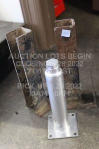 lot 315 image: Set of 3 Heavy Duty Metal Supports Foot Feet