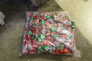 lot 319 image: Lot of Packaged Strawberry and Cinnamon Candy 4lb