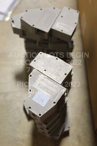 lot 331 image: PHOENIX CONTACT HDFKV50 FEED-THROUGH TERMINAL BLOCK, HDFK50I Set of 14 for Wiring and Electrical Electriican