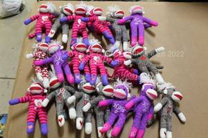 lot 382 image: Lot of 19 Sock Monkey Valentines Plush Retail Defective Pulls