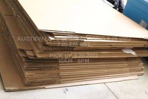 lot 442 image: Lot of 33 Giant Cardboard  Moving Boxes 330 43 x 20 x 14 Brand New Unused Box Set