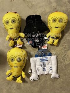 lot 247 image: Lot of 5 Star Wars Dog Toys Brand New with Tags, Darth Vader, C-3P0, and R2D2 Characters, Dog Plush Chew Toy