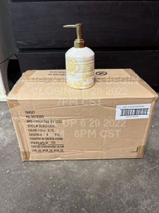lot 282 image: Lot of 7 Yellow White Gold Floral Soap Dispensers New in Wholesale Bulk Packaging Porcelin Casepack Overstock Case Pack  1 Outside of Bulk Packaging