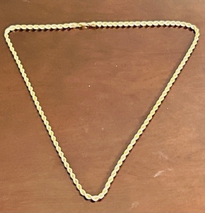 lot 5 image: 10KT Gold Rope Chain - 24
