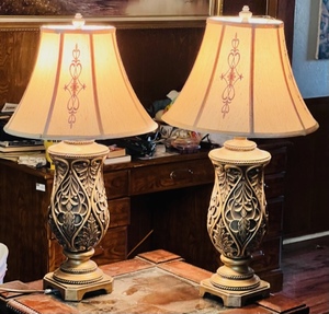 lot 10 image: 2 - Brass Lamps 31