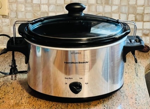 lot 24 image: Hamilton Beach Stainless Steel Crock Pot #33249
