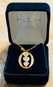 lot 33 image: The Danbury Mint I Love You Gold Tone Pendant Necklace - Engraving on Back T2