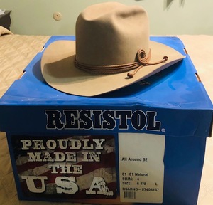 lot 42 image: 6 78 Standard Hat Works All Around 92 Cowboy Hat wHat Cover