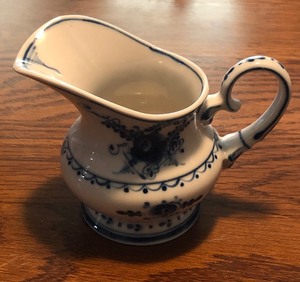 lot 60 image: Russian Made Vintage Gzhel Blue &amp White Creamer 3 14 Tall&nbsp