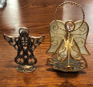 lot 72 image: Dicksons CMG-313 Pewter 4 Angel &amp 6 Metal &amp Glass Angel Candle Holder