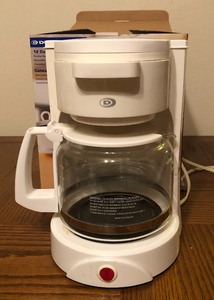 lot 96 image: Durabrand 12 Cup Coffee Maker