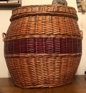 lot 115 image: 28x 25x 15 Two-Tone Wicker BasketHamper - Contents Included&nbsp
