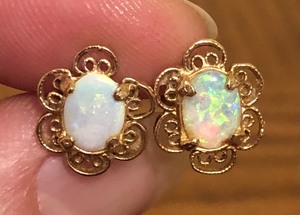 lot 122 image: Small Pair of Opal Earrings