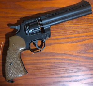 lot 138 image: Vintage Crossman .357 Style .177 Cal. Pellet Gun