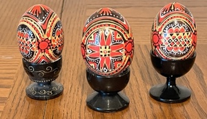 lot 164 image: 3 Original Hand-Painted Beautiful Russian Eggs - Stands NOT Included