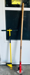 lot 189 image: 2 Garden Cultveting Tools by Hound Dog &amp Craftsman