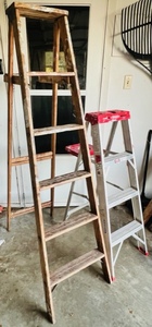 lot 199 image: Aluminum Werner 4ft Ladder and White Metal 6ft Wooden Ladder